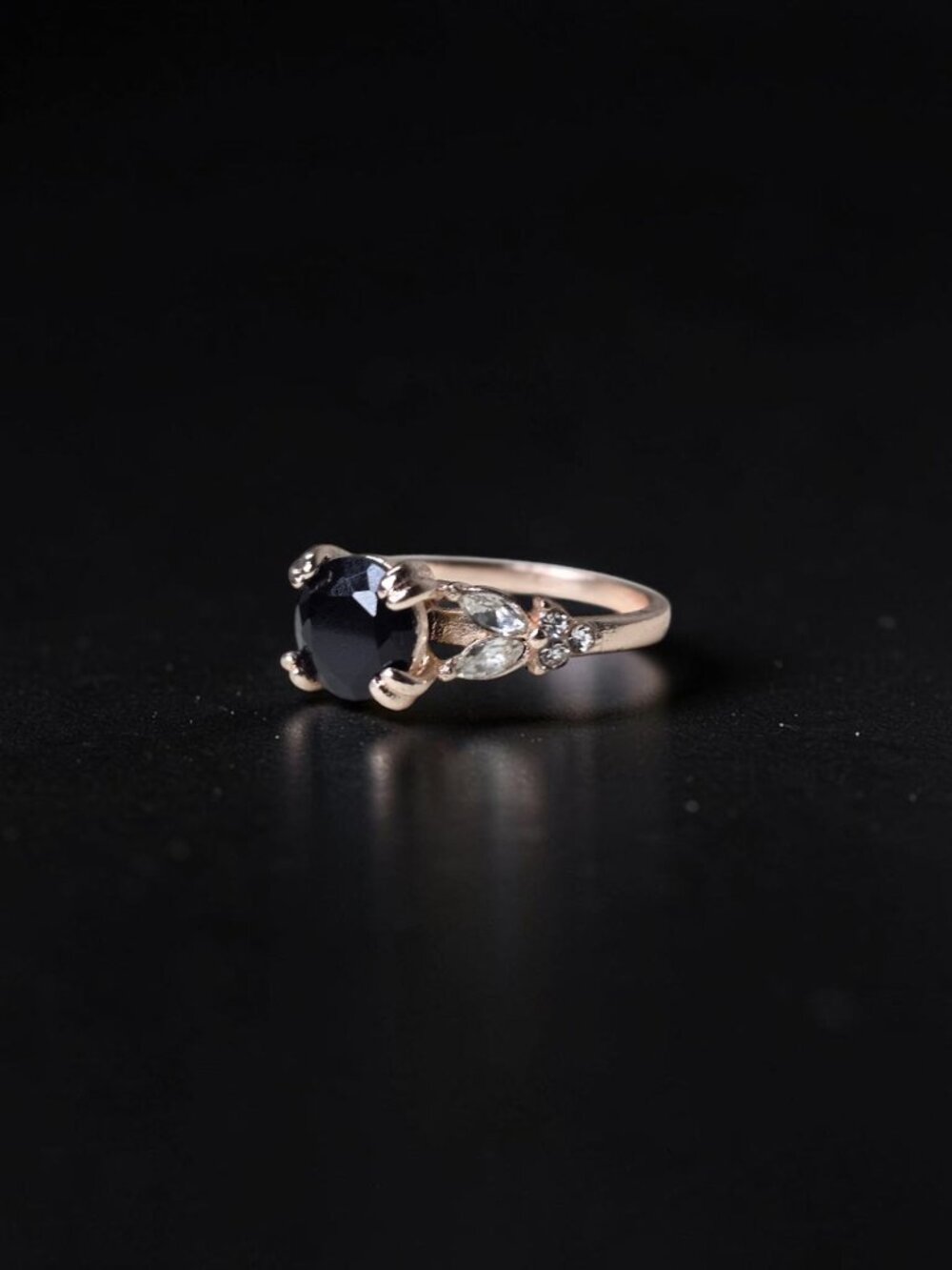 Vintage-Inspired Round Black Stone & Gold-Tone Ring – Marquise Accents – Size 8